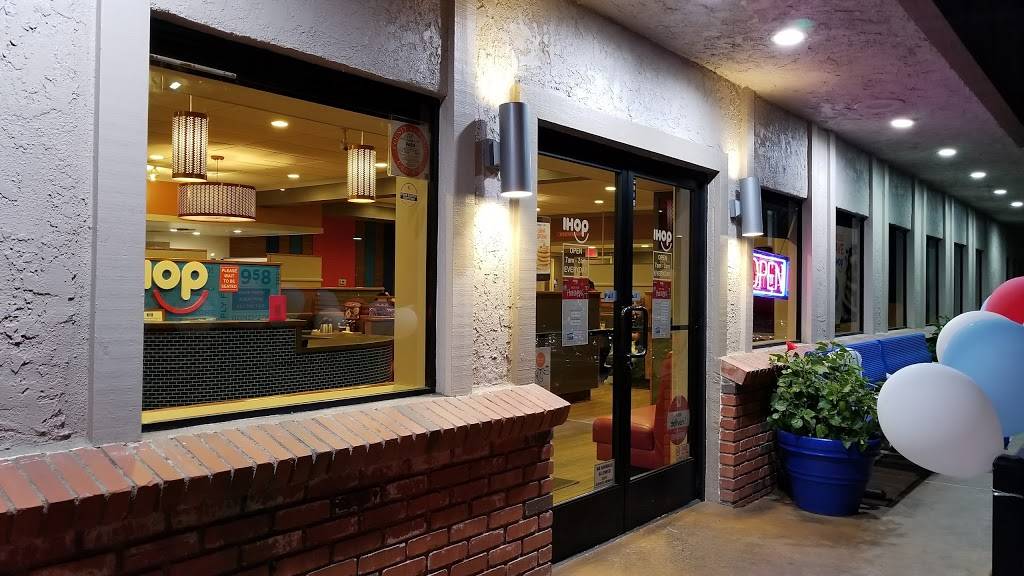 IHOP | restaurant | 18782 Beach Blvd, Huntington Beach, CA 92648, USA | 7149624400 OR +1 714-962-4400