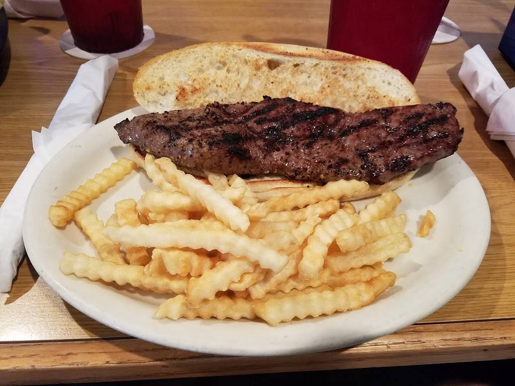 Tiger Toms Pub | restaurant | 7103 Military Ave, Omaha, NE 68104, USA | 4025728400 OR +1 402-572-8400