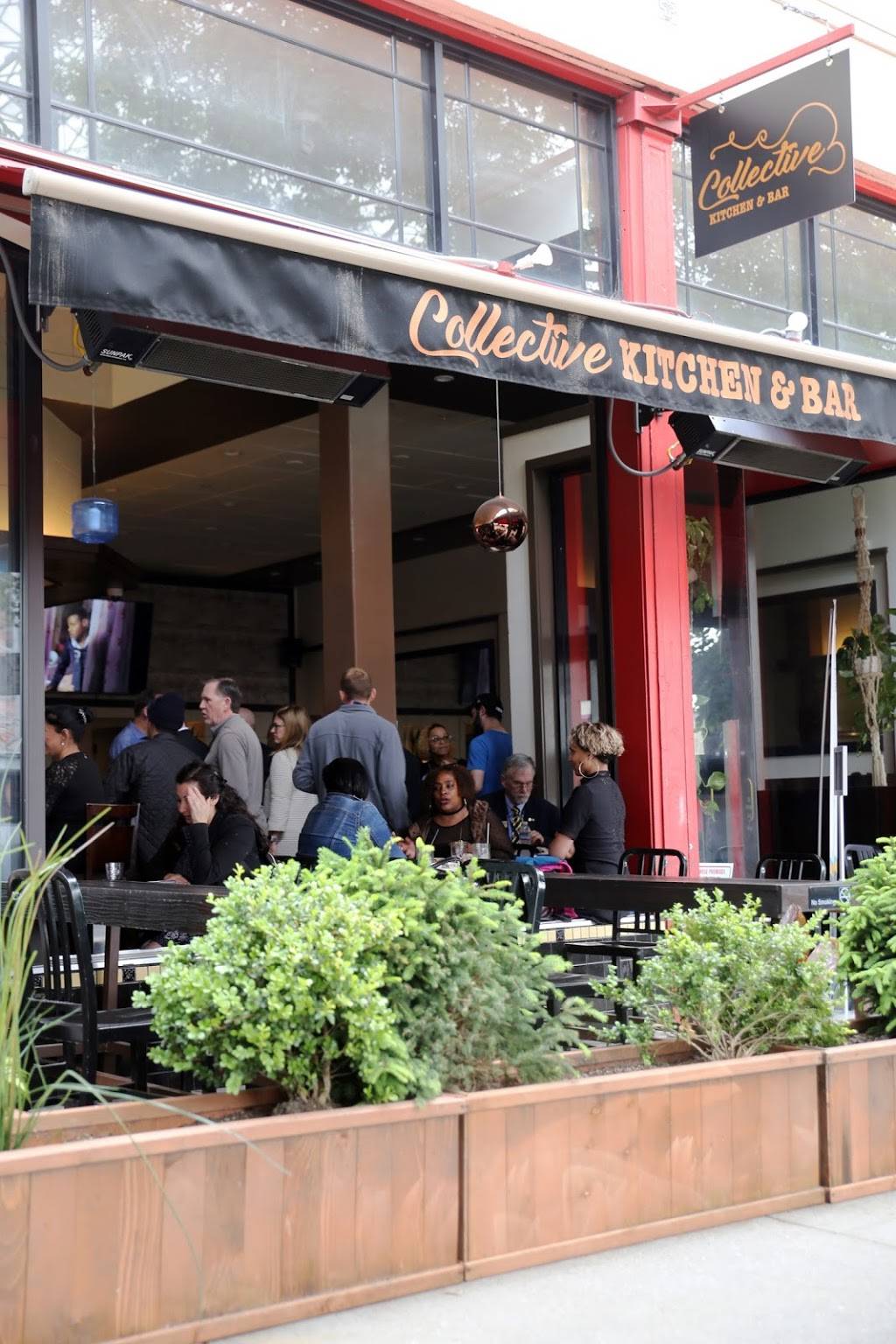 Collective Kitchen & Bar | restaurant | 2132 Center St, Berkeley, CA 94704, USA | 5106478591 OR +1 510-647-8591