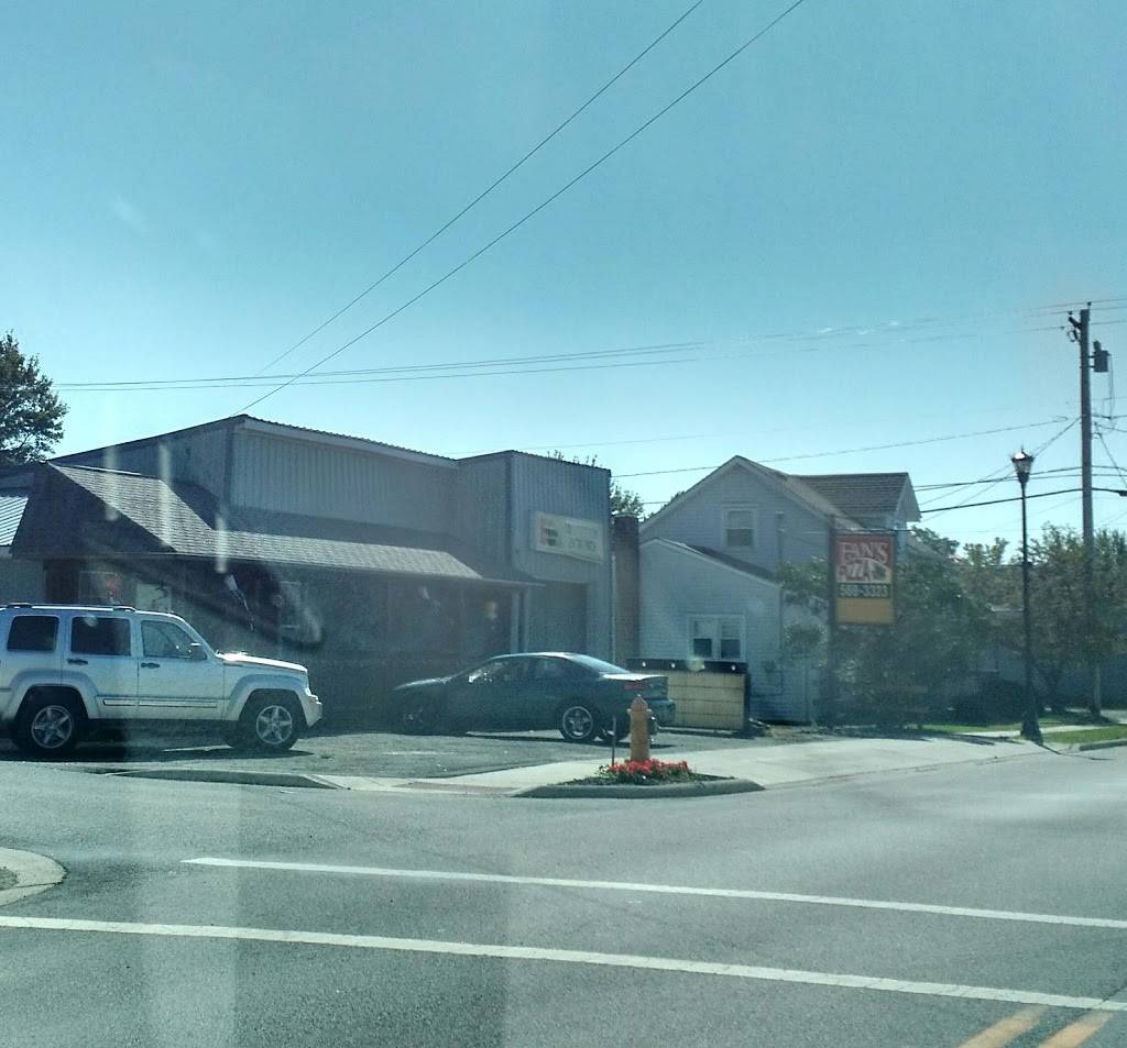 Fans Pizza | restaurant | 112 N Westminster St, Waynesfield, OH 45896, USA | 4195683323 OR +1 419-568-3323