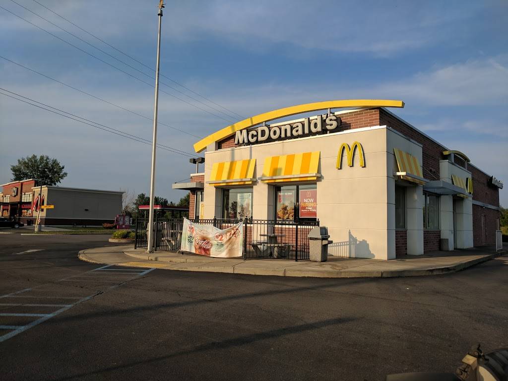 McDonalds | cafe | 5658 Whiskey Hill Rd, Wolcott, NY 14590, USA | 3155941225 OR +1 315-594-1225