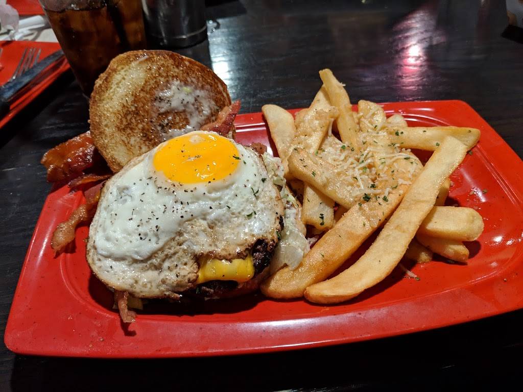 Red Robin Gourmet Burgers and Brews | restaurant | 200 E Via Rancho Pkwy, Escondido, CA 92025, USA | 7607477112 OR +1 760-747-7112