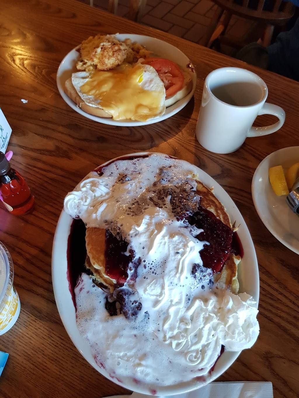 Cracker Barrel Old Country Store | restaurant | 300 Belle Hill Rd, Elkton, MD 21921, USA | 4106204500 OR +1 410-620-4500