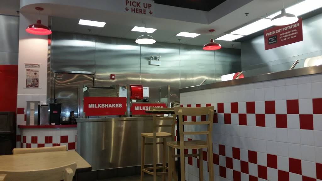 Five Guys | meal takeaway | 1384 Winston Plaza, Melrose Park, IL 60160, USA | 7084504505 OR +1 708-450-4505