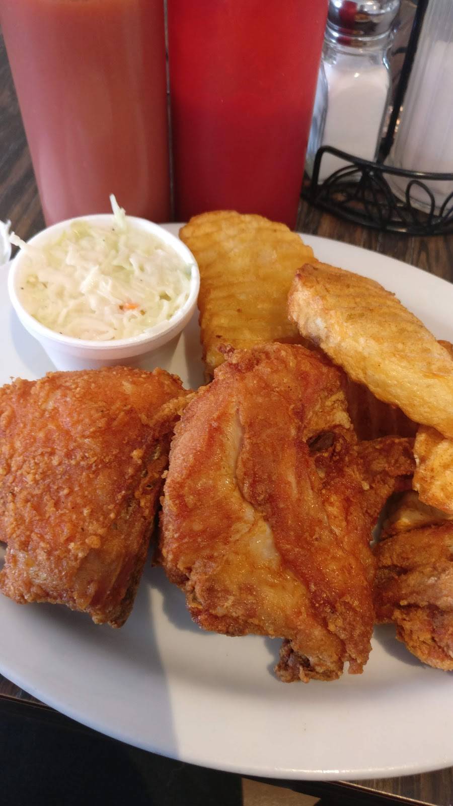 M&Js Family Restaurant | restaurant | 401 Garrison Rd, Fort Erie, ON L2A 1N2, Canada | 9058713143 OR +1 905-871-3143