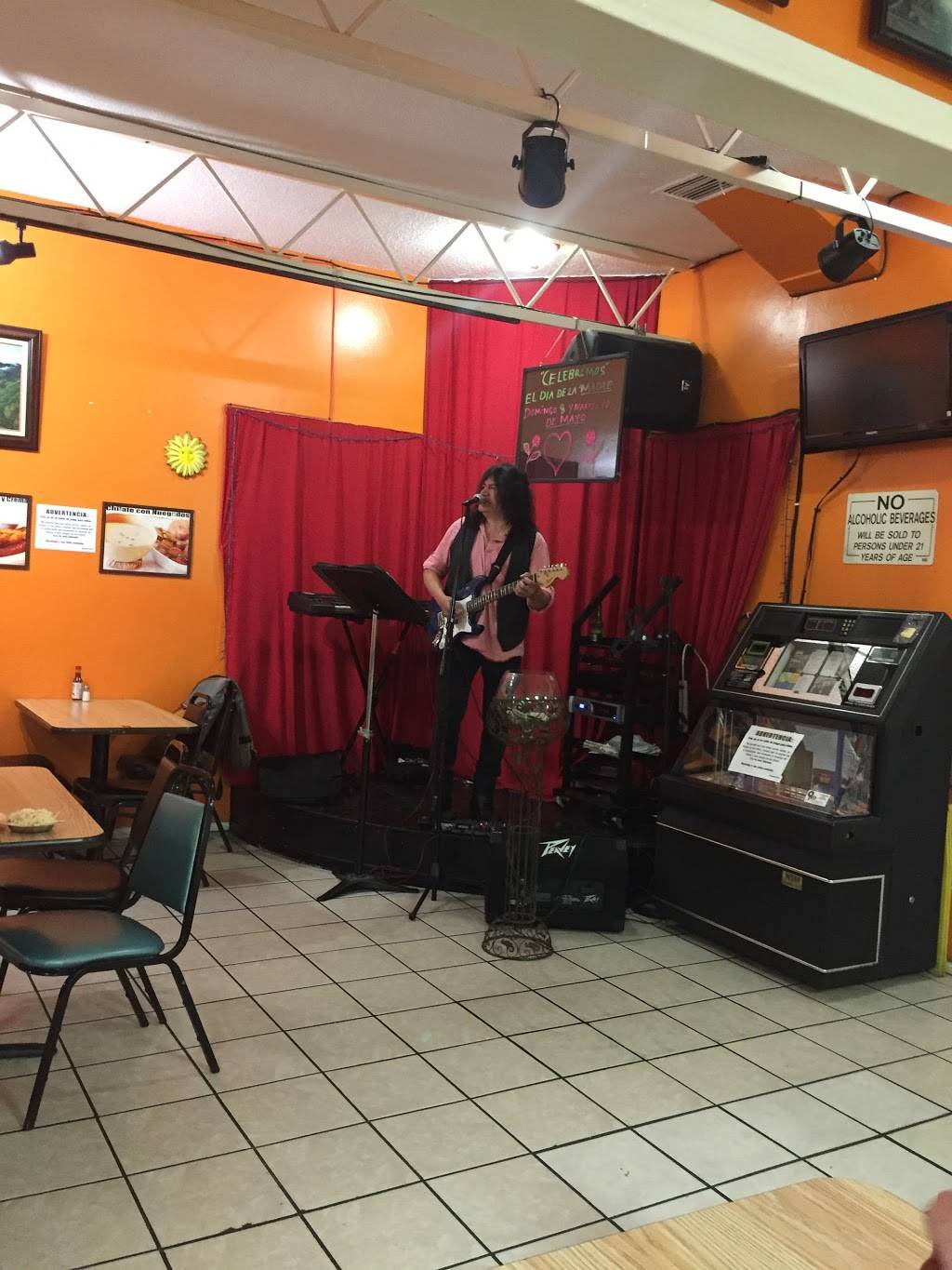 Flor de Izote | restaurant | 11304 Vanowen St, North Hollywood, CA 91605, USA | 8187619303 OR +1 818-761-9303