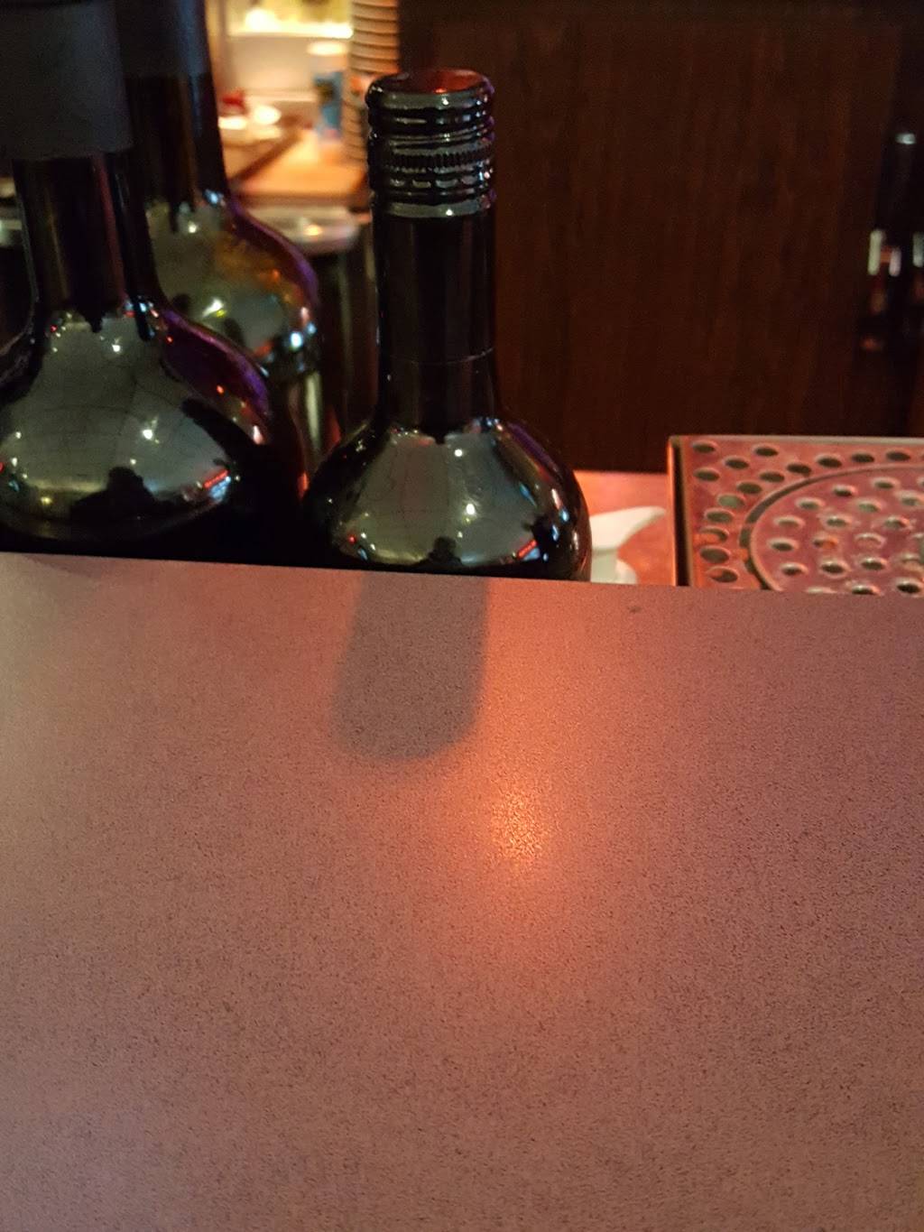 Remos Place Ltd | restaurant | 10 Taber Rd, Etobicoke, ON M9W 3A4, Canada | 4167482941 OR +1 416-748-2941