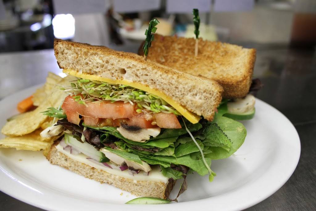 Mokes Bread & Breakfast | restaurant | 27 Hoolai St, Kailua, HI 96734, USA | 8082615565 OR +1 808-261-5565