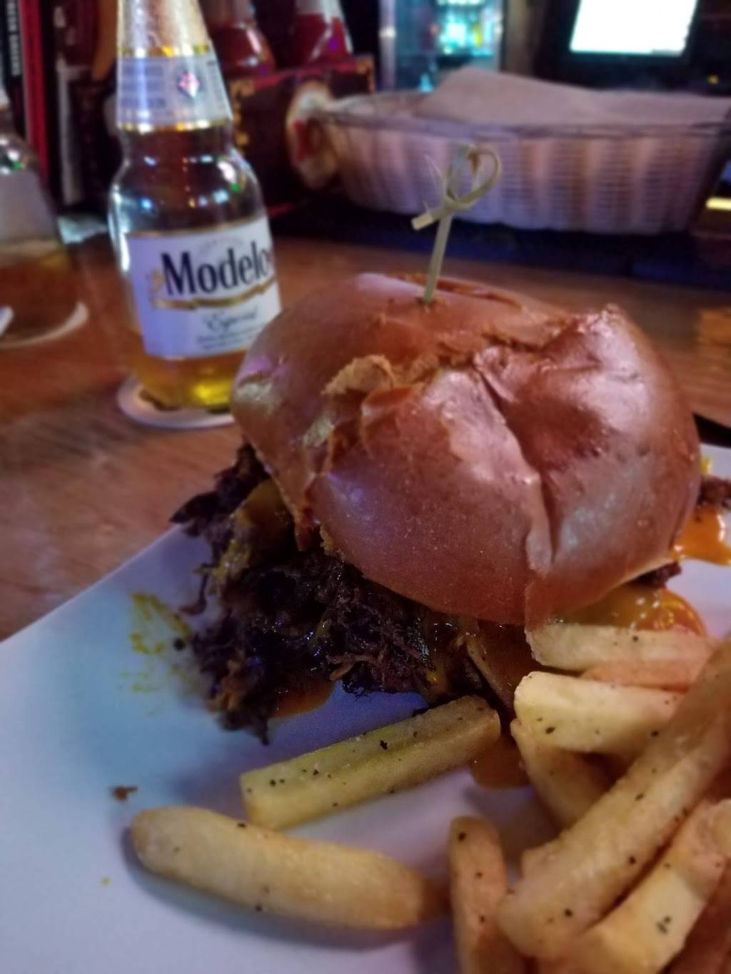 Effins Pub & Grill | restaurant | 6164 El Cajon Blvd, San Diego, CA 92115, USA | 6192299800 OR +1 619-229-9800