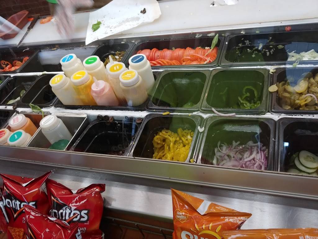 Subway | restaurant | 1241 & 1271, Semoran Blvd, Casselberry, FL 32707, USA | 4076796088 OR +1 407-679-6088