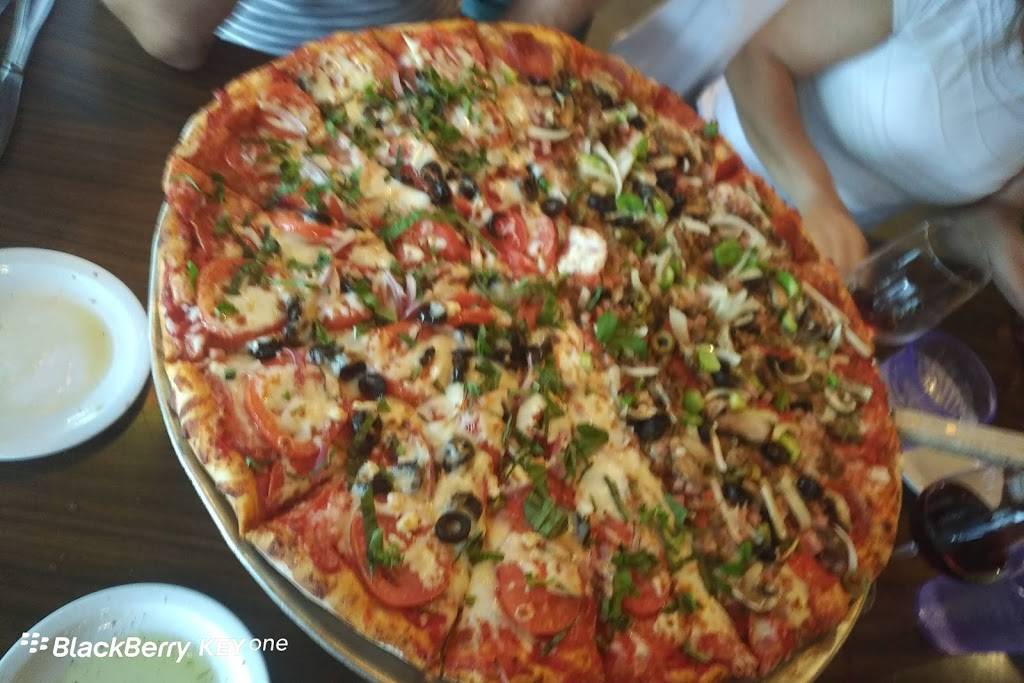 Guglianis | restaurant | 4990 Beechnut St, Houston, TX 77096, USA | 7133499040 OR +1 713-349-9040