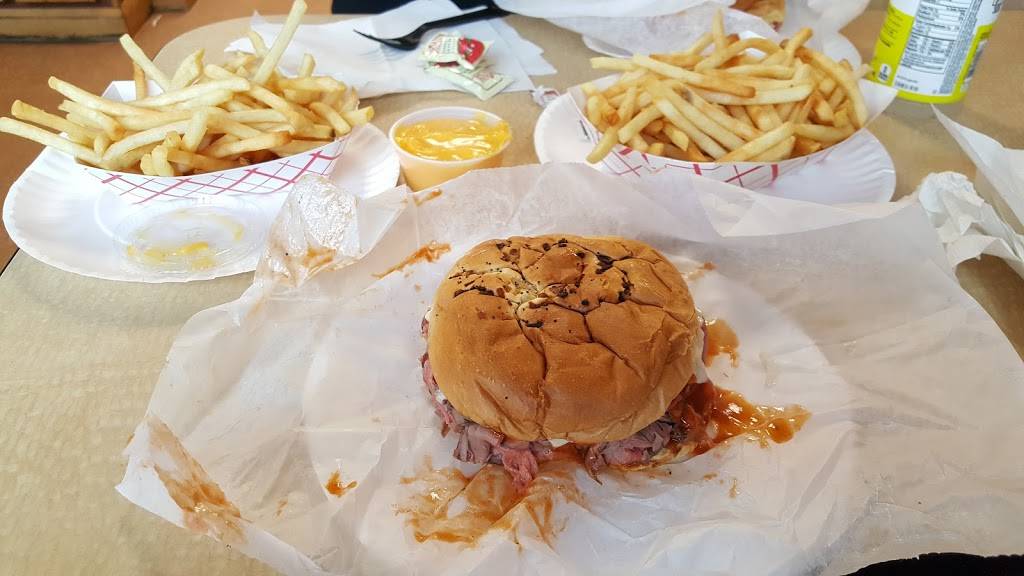 Giovannis Roast Beef & Pizza | restaurant | 207 Rockingham Rd, Londonderry, NH 03053, USA | 6034349021 OR +1 603-434-9021