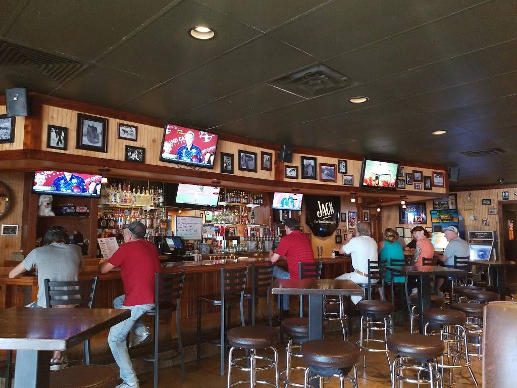 Doghouse Tavern | restaurant | 3100 S Sheridan Blvd, Denver, CO 80227, USA | 3039361376 OR +1 303-936-1376