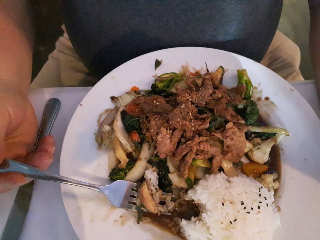 Restaurant Ciel dAsie | restaurant | 4355 Boulevard Saint-Martin O, Laval, QC H7T 1C5, Canada | 4506813888 OR +1 450-681-3888