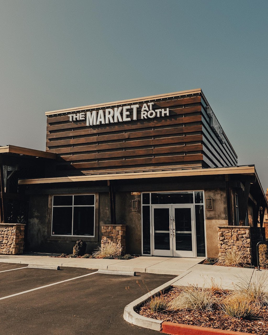 The Market at Roth | cafe | 3110 Hotel Dr, Turlock, CA 95380, USA | 2092502162 OR +1 209-250-2162