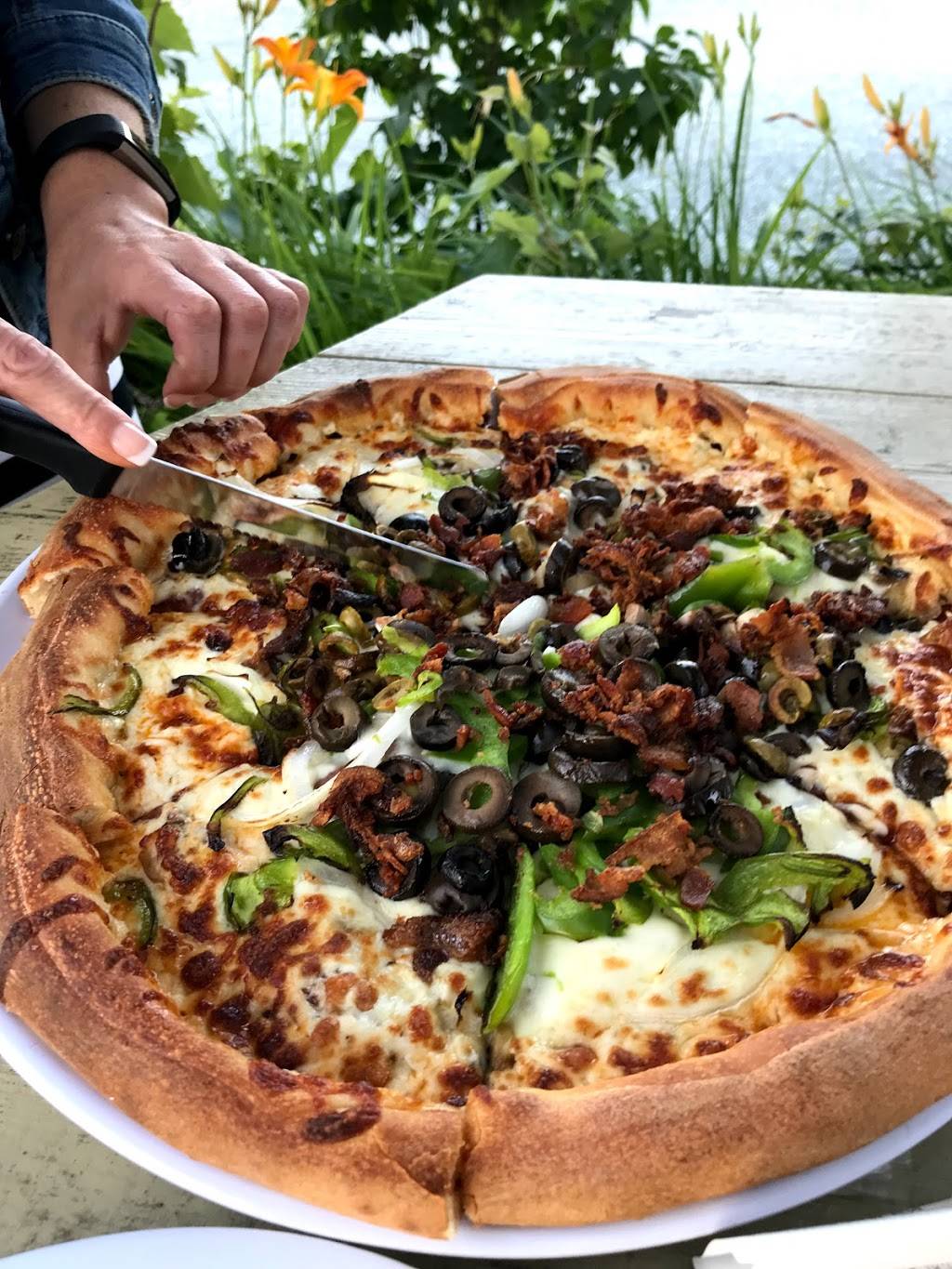 Cantine Maude | restaurant | 342 QC-112, Saint-Étienne-de-Bolton, QC J0E 2E0, Canada | 4502970001 OR +1 450-297-0001