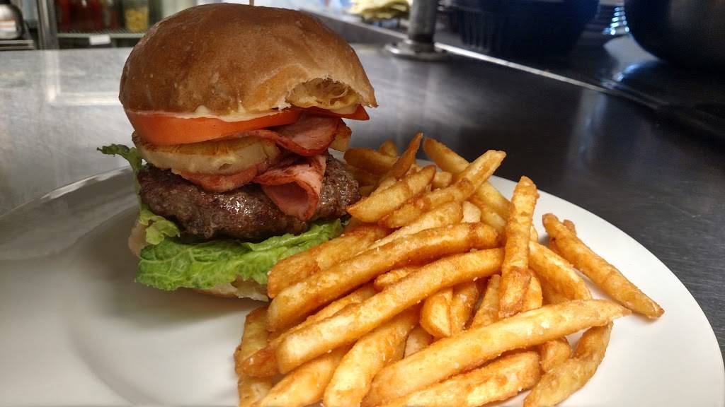 Sackets Harbor Brewing Company | restaurant | 212 W Main St, Sackets Harbor, NY 13685, USA | 3156462739 OR +1 315-646-2739