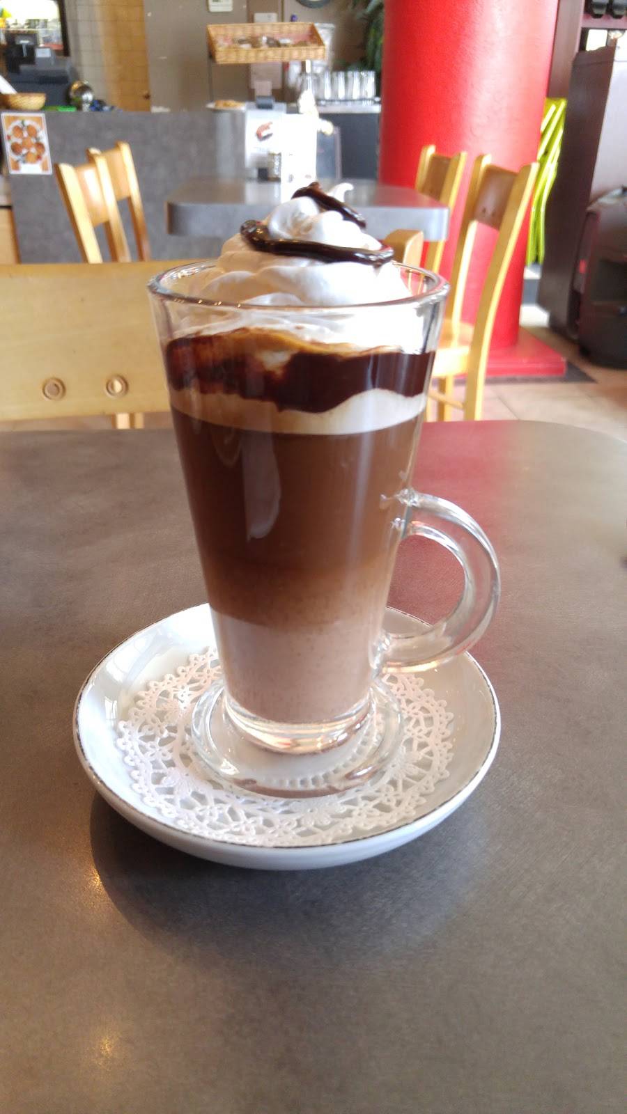 Café Farniente Inc | cafe | 81 Rue Notre Dame E, Victoriaville, QC G6P 3Z4, Canada | 8196049005 OR +1 819-604-9005