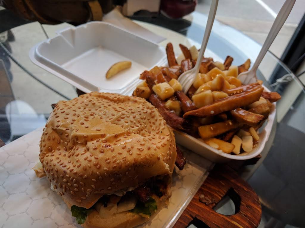 Burger Legend | restaurant | 236 Queen St S, Mississauga, ON L5M 1L5, Canada | 9059971822 OR +1 905-997-1822