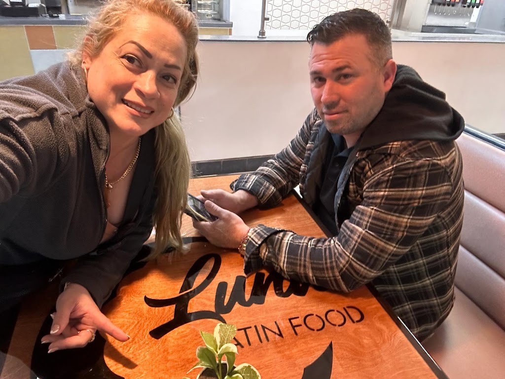 Luna latin food restaurant | restaurant | 2181 Old Fort Pkwy, Murfreesboro, TN 37129, USA | 6156173205 OR +1 615-617-3205