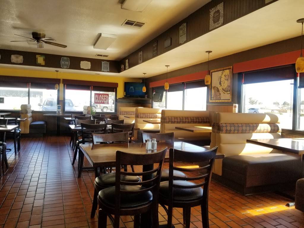 Burgerlicious | restaurant | 21044 Bear Valley Rd, Apple Valley, CA 92308, USA | 7602474999 OR +1 760-247-4999