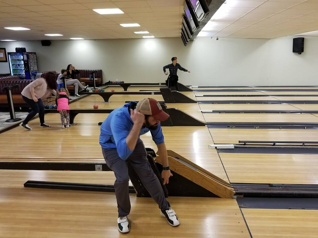 ALLPLaY Family Entertainment Center - Waldoboro | restaurant | 402 Friendship Rd, Waldoboro, ME 04572, USA | 2078327860 OR +1 207-832-7860