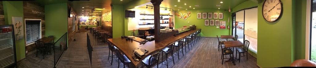 Johnny Roll House | restaurant | 4 Railroad Ave, Montvale, NJ 07645, USA | 2013910550 OR +1 201-391-0550