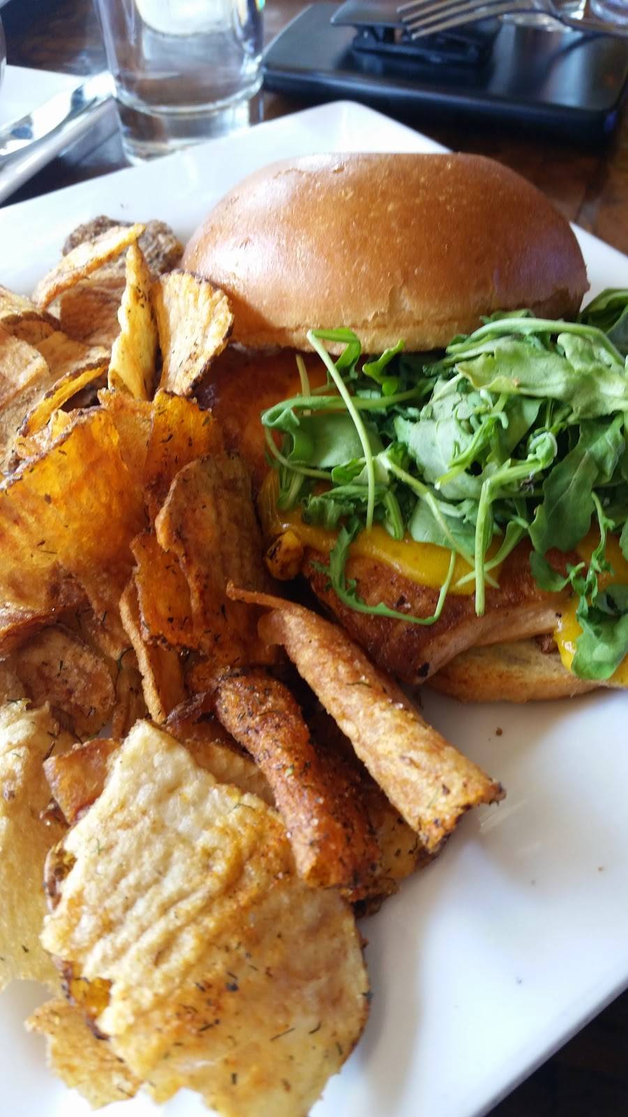 Arch City Tavern | restaurant | 862 N High St, Columbus, OH 43215, USA | 6147255620 OR +1 614-725-5620