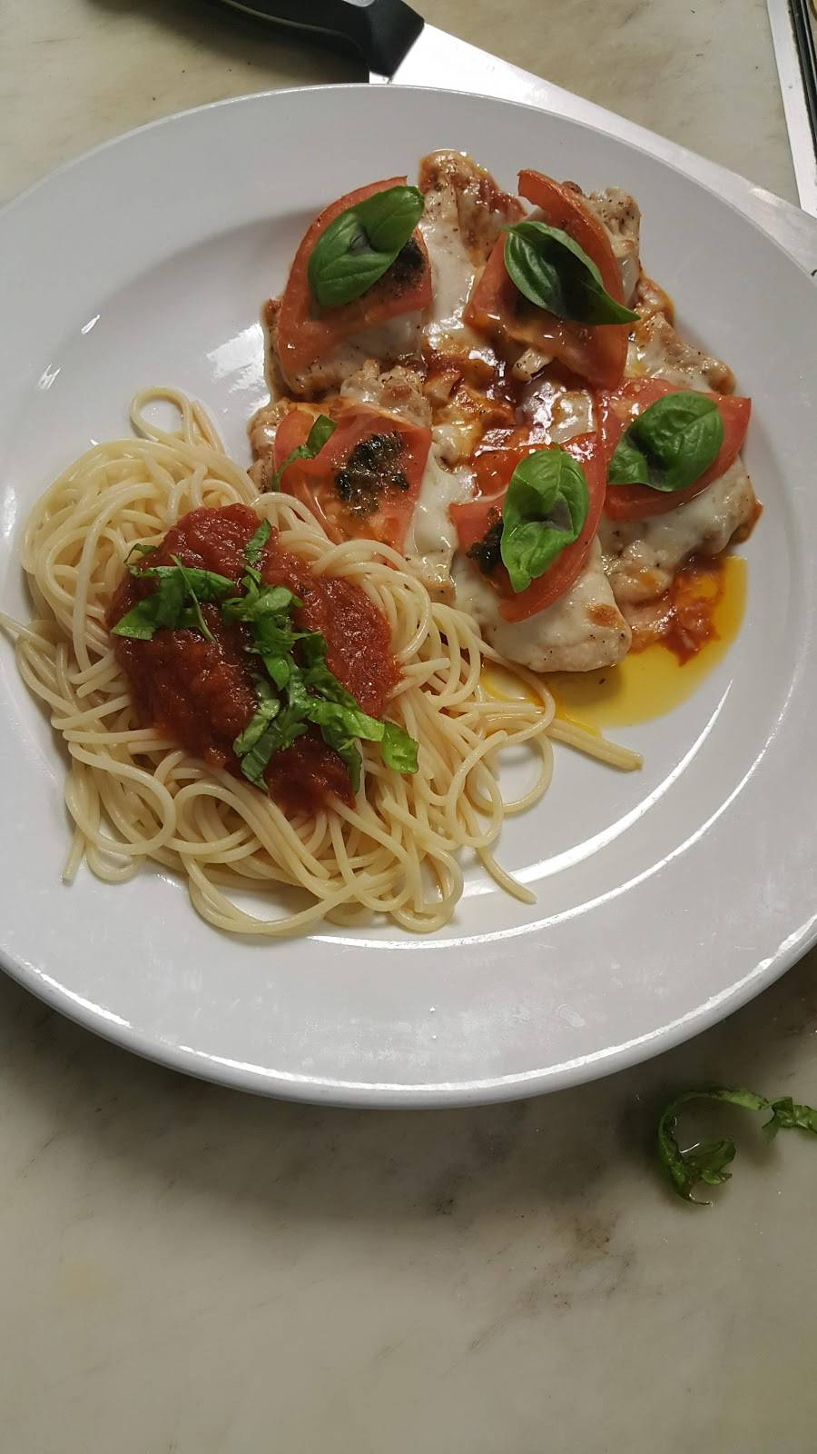 Mamma Mias Pizza and Pasta | restaurant | 4243 Seven Lakes Plaza, West End, NC 27376, USA | 9106736900 OR +1 910-673-6900