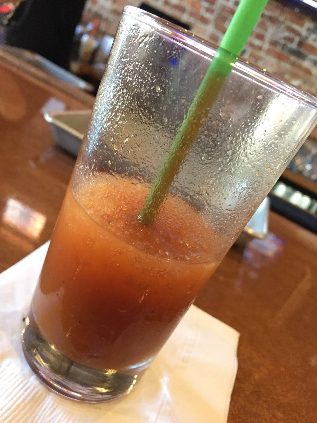 Moore Street Oyster Bar | restaurant | 110 E Moore St, Southport, NC 28461, USA | 9103635115 OR +1 910-363-5115