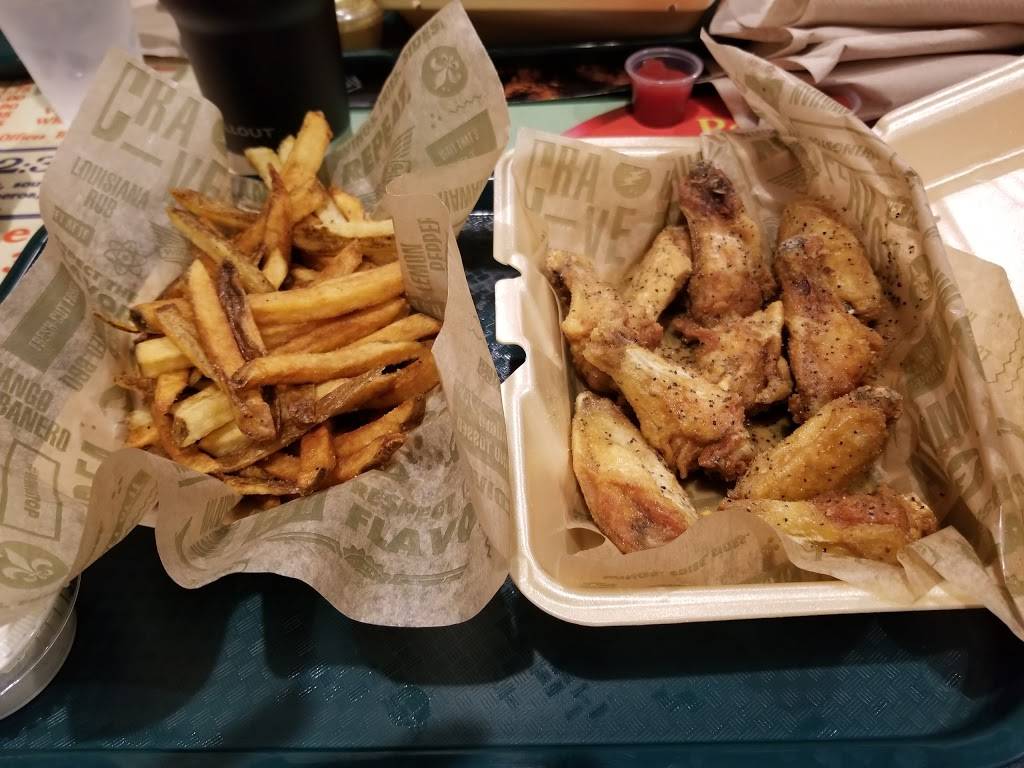 Wingstop | restaurant | 25110 Evergreen Rd, Southfield, MI 48075, USA | 2483509464 OR +1 248-350-9464