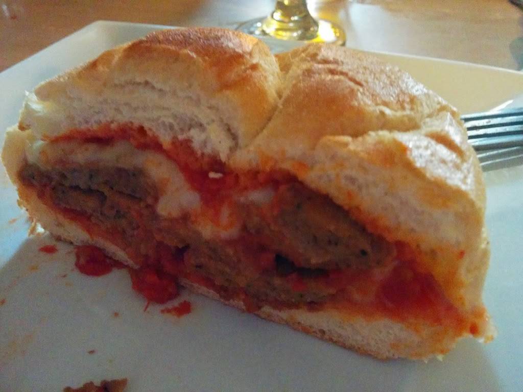 Giovannis Restaurante | restaurant | 1622 Thomaston Ave, Waterbury, CT 06704, USA | 2035741041 OR +1 203-574-1041