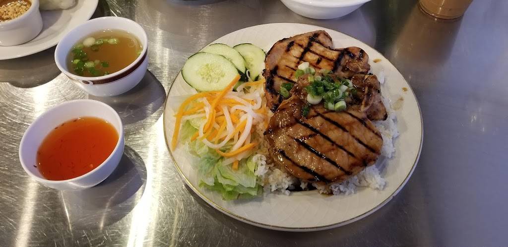 Basil Authentic Vietnamese Cuisine | restaurant | 909 SE Everett Mall Way, Everett, WA 98208, USA | 4253748082 OR +1 425-374-8082