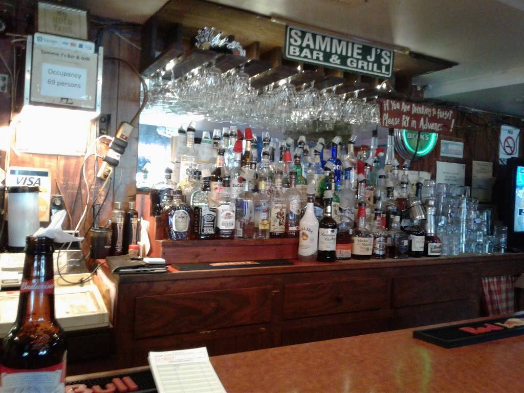 Sammie Js | restaurant | 9717 N Houston Rosslyn Rd, Houston, TX 77088, USA | 7134660821 OR +1 713-466-0821