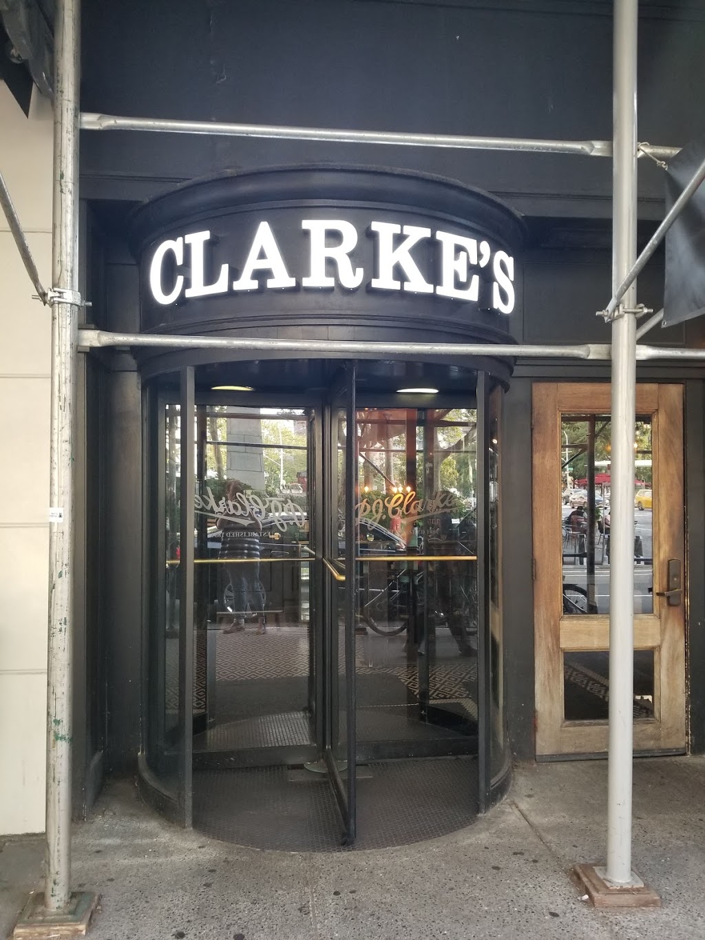 P.J. Clarkes | restaurant | 44 W 63rd St., New York, NY 10023, USA | 2129579700 OR +1 212-957-9700