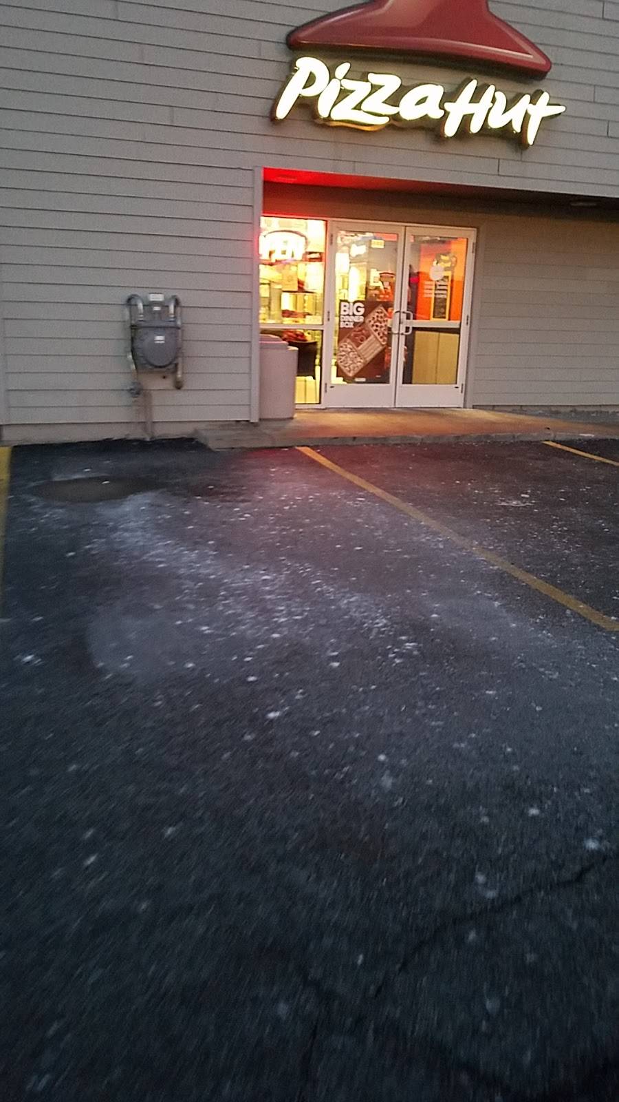 Pizza Hut | meal takeaway | 914 N Euclid Ave, Bay City, MI 48706, USA | 9897781010 OR +1 989-778-1010