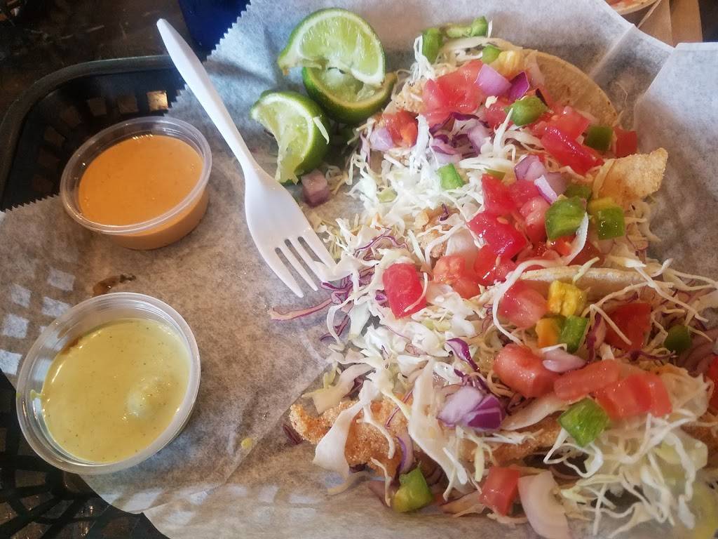 Little Shack | restaurant | 5360 N Mesa St, El Paso, TX 79912, USA | 9153211562 OR +1 915-321-1562