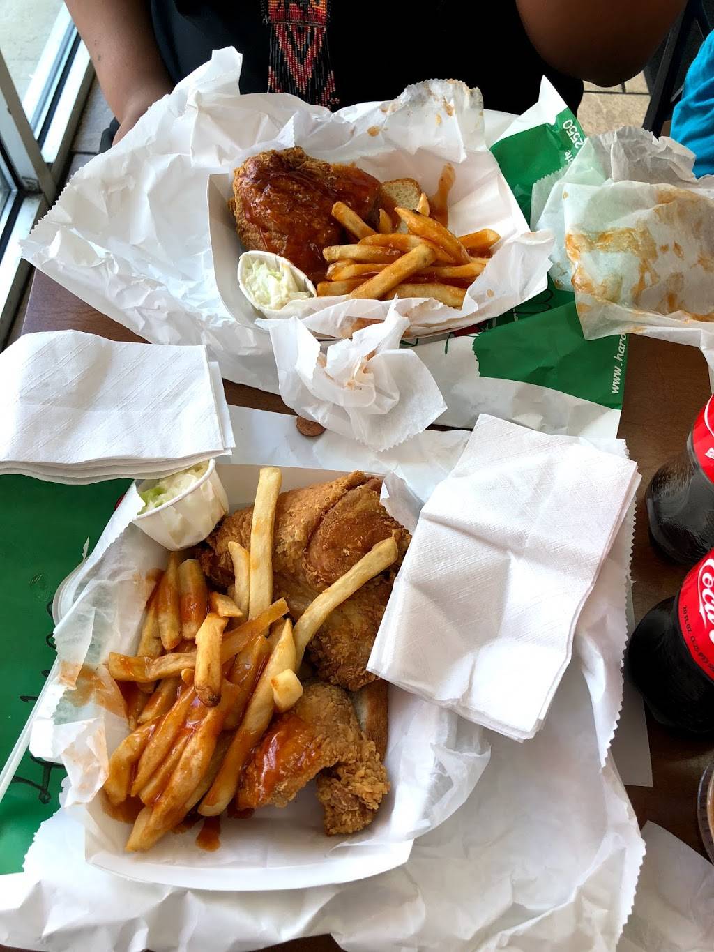 Harolds Chicken Shack | restaurant | 2132 Michigan Avenue, Chicago, IL 60616, USA | 3123265575 OR +1 312-326-5575