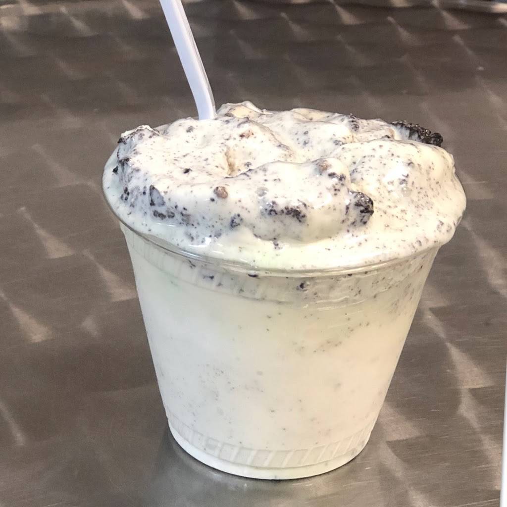 Woolleys Frozen Custard | restaurant | 7630 N Beach St #166, Fort Worth, TX 76137, USA | 8175039918 OR +1 817-503-9918