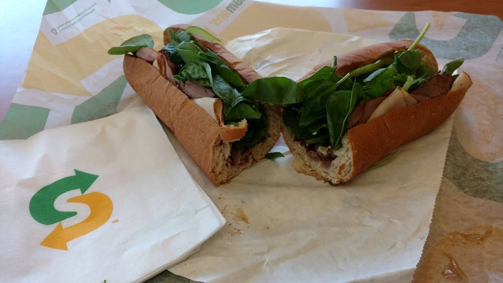 Subway | meal takeaway | 1630 North, Main St, Longmont, CO 80501, USA | 3037763023 OR +1 303-776-3023