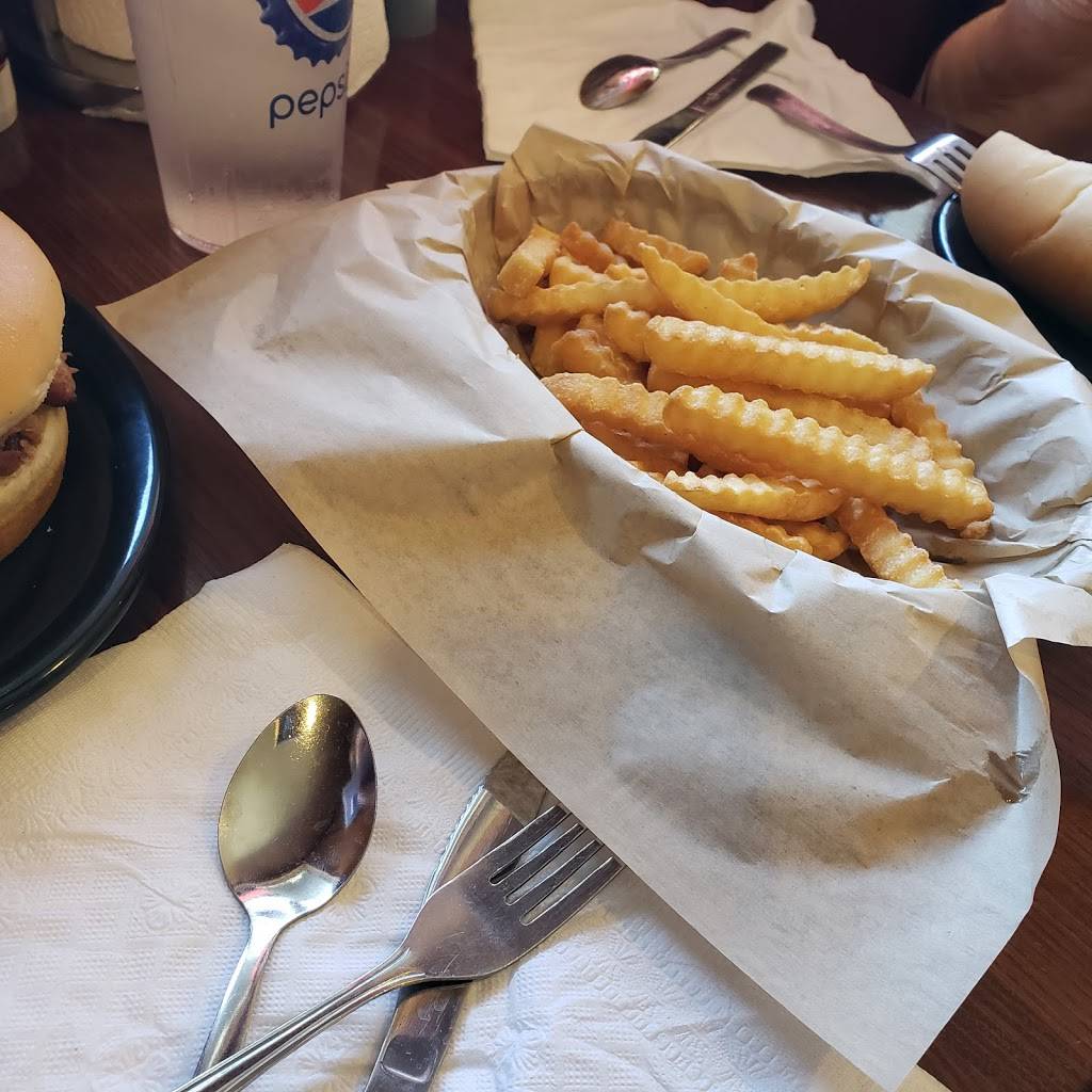 Johnnys BBQ Olathe | restaurant | 1375 W Highway 56, Olathe, KS 66061, USA | 9137680777 OR +1 913-768-0777