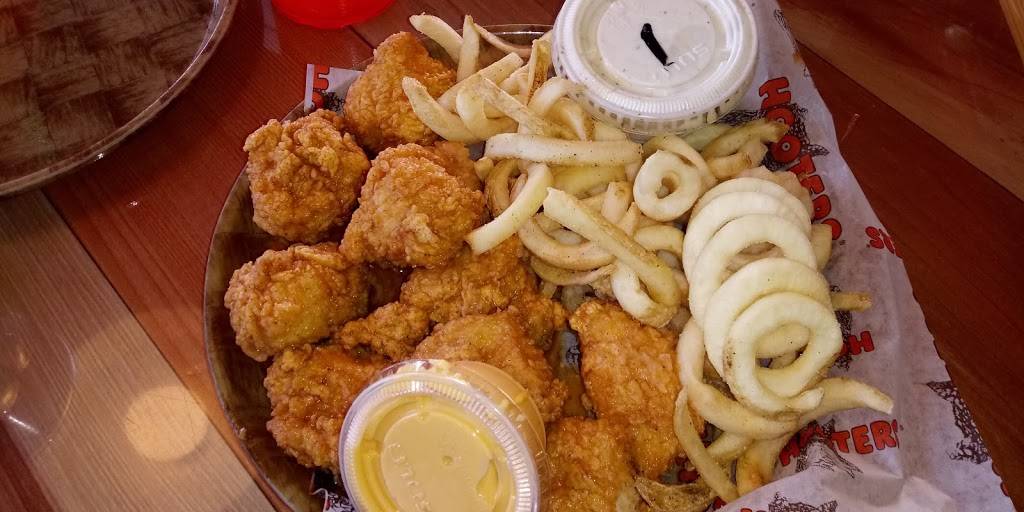 Hooters | restaurant | 17060 Torrence Ave, Lansing, IL 60438, USA | 7088890446 OR +1 708-889-0446
