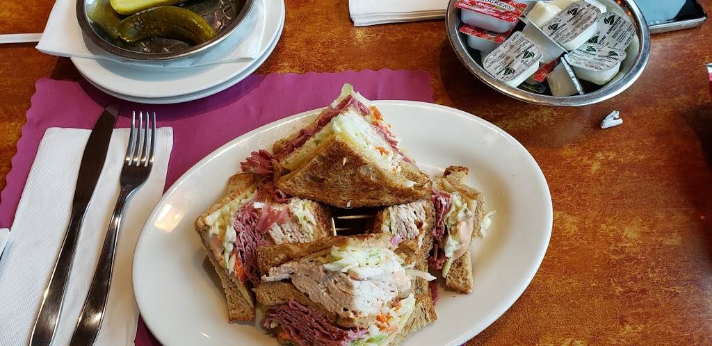 Katzs Deli Kitchen | meal takeaway | 225 City Ave, Bala Cynwyd, PA 19004, USA | 6106681100 OR +1 610-668-1100