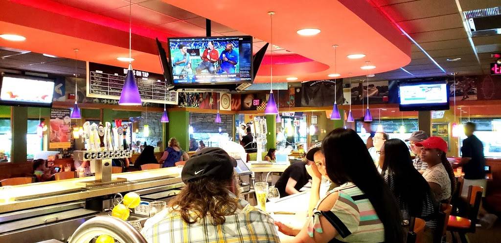 Applebees Grill + Bar | restaurant | 4301 Pennell Rd, Aston, PA 19014, USA | 6104853528 OR +1 610-485-3528