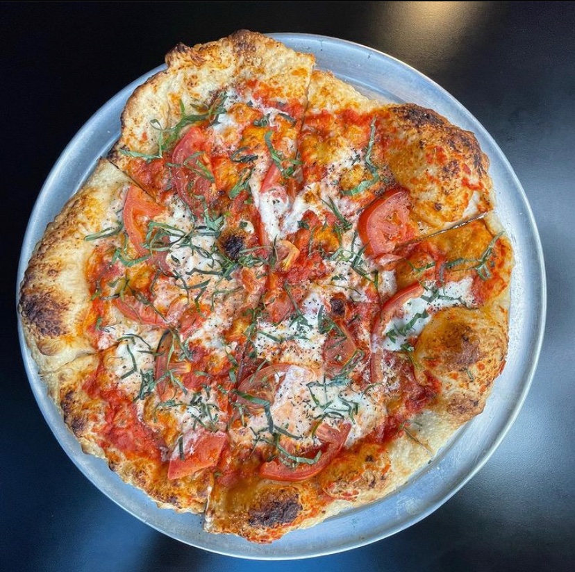 Bobs Pizza | West Loop | restaurant | 838 W Kinzie St, Chicago, IL 60642, USA | 3126679110 OR +1 312-667-9110