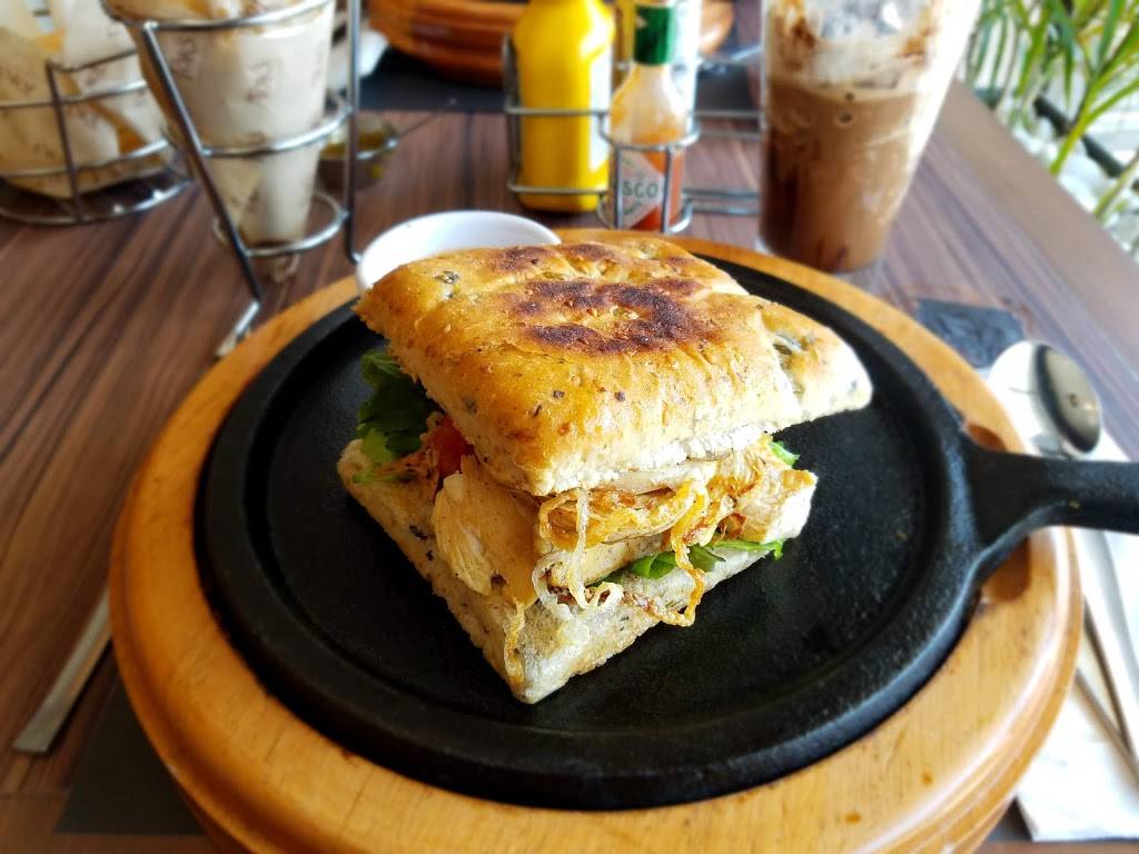 Toks Otay | restaurant | AV. General. Lázaro Cárdenas Nº 2171, La Pechuga, Constituyentes, 22457 Tijuana, B.C., Mexico | 016642107476 OR +52 664 210 7476