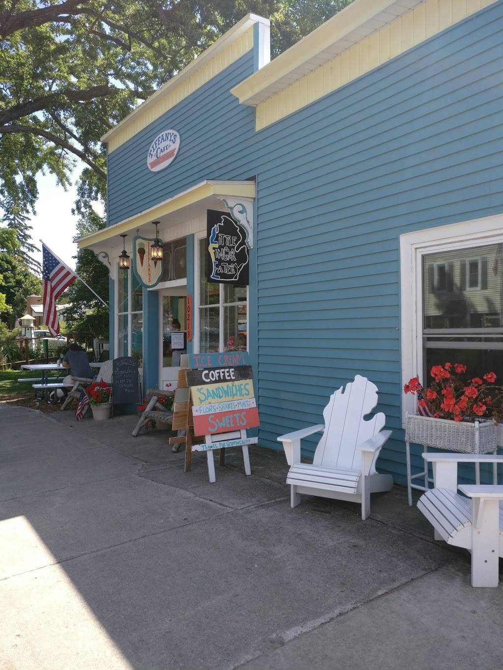 Joes Friendly Tavern | restaurant | 11015 W Front St, Empire, MI 49630, USA | 2313265506 OR +1 231-326-5506