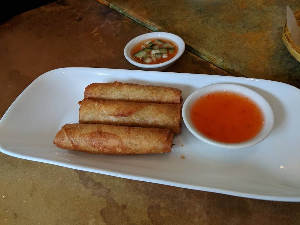 Sam Phao Thai Cuisine | restaurant | 1019 King St, Alexandria, VA 22314, USA | 7035483736 OR +1 703-548-3736