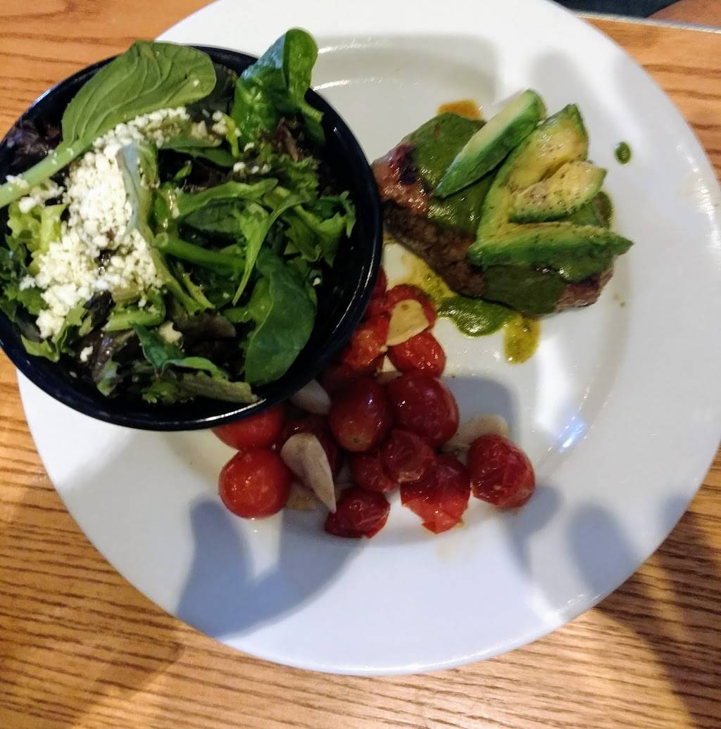 Chilis Grill & Bar | meal takeaway | 25970 The Old Rd, Santa Clarita, CA 91381, USA | 6612603620 OR +1 661-260-3620