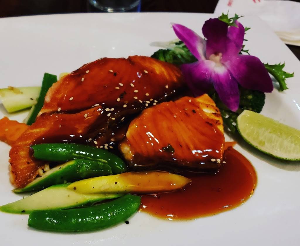 Red Plum | restaurant | 251 Mamaroneck Ave, Mamaroneck, NY 10543, USA | 9147778696 OR +1 914-777-8696